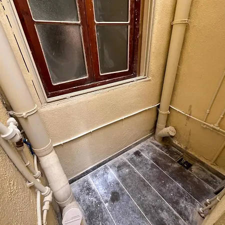 Ground Level Flat * Слима