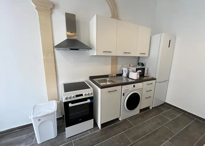 Appartement Ground Level Flat *